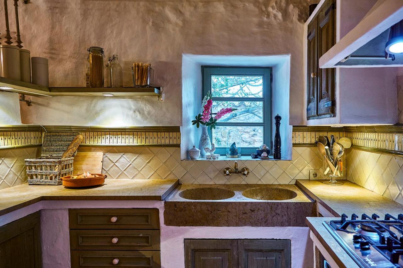 Sitges Hill Retreats-Masia Nur 22 Bedrooms Divided Over 9 Houses For Max 44 Guests Canyelles  Esterno foto