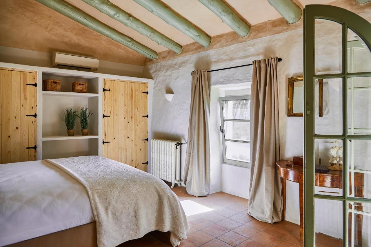 Sitges Hill Retreats-Masia Nur 22 Bedrooms Divided Over 9 Houses For Max 44 Guests Canyelles  Esterno foto