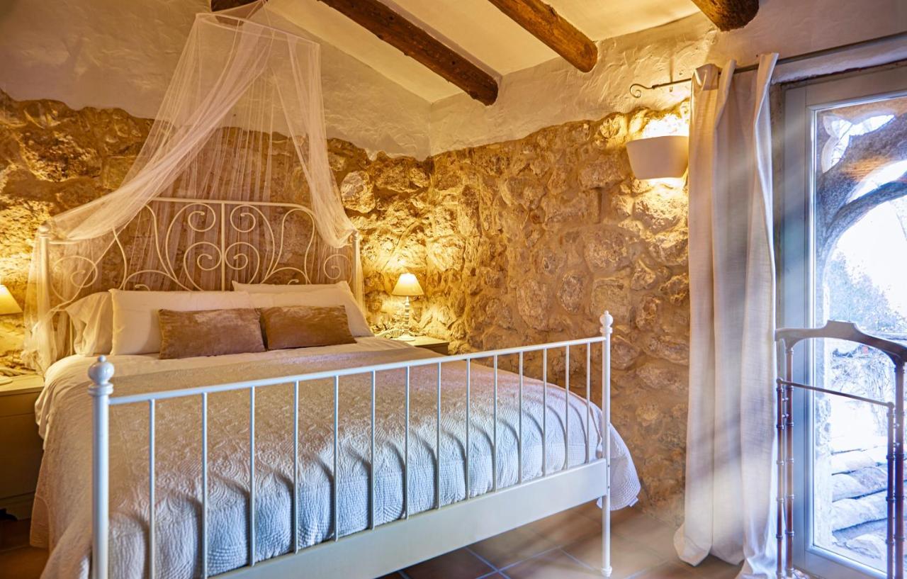 Sitges Hill Retreats-Masia Nur 22 Bedrooms Divided Over 9 Houses For Max 44 Guests Canyelles  Esterno foto